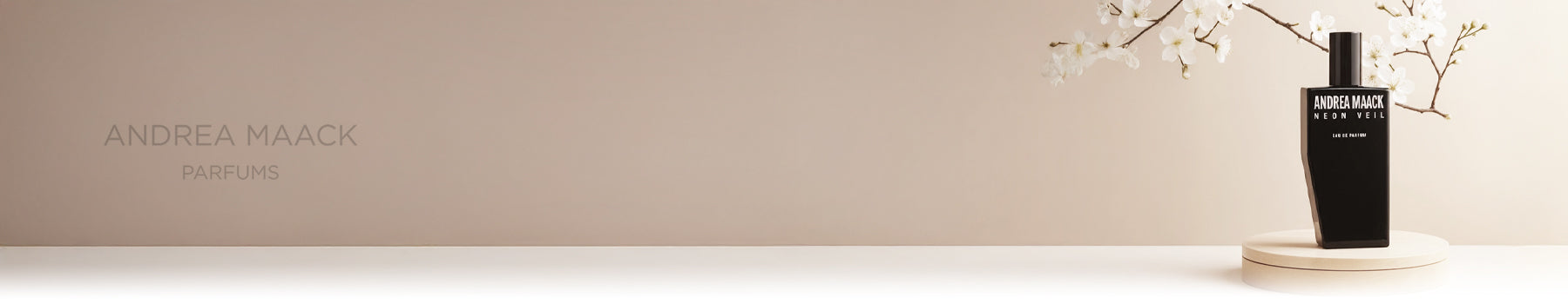 Banner de la colección Andrea Maack